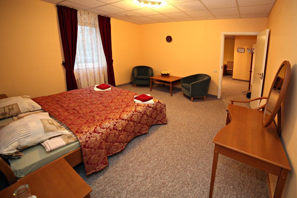 Zemgale Hotel Jelgava Szoba fotó